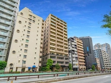 【東京都/目黒区下目黒】 グランドメゾン目黒プレイス 外観：写真中央の建物