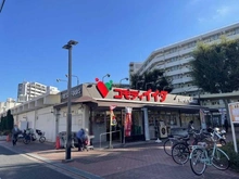 【埼玉県/朝霞市朝志ケ丘】ジェネシティ エレガンスコート  コモディイイダ北朝霞店（現地より約220m）