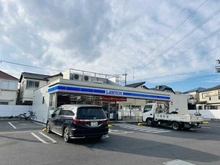 【埼玉県/入間郡三芳町大字藤久保】ヴィルヌーブ鶴瀬 ローソン 三芳藤久保富士塚店（現地より約80m）
