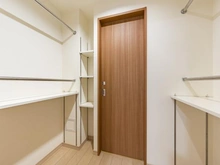 【埼玉県/富士見市ふじみ野東】レリアふじみ野ステーションイースト 収納：ウォークスルークローク