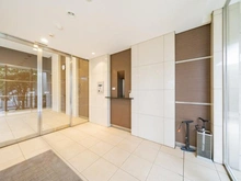 【埼玉県/朝霞市三原】プラウド志木サウスフォート エントランス