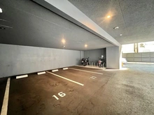 【神奈川県/川崎市中原区新丸子町】プラウド新丸子 駐車場