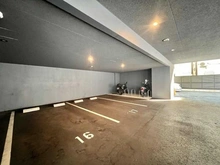 【神奈川県/川崎市中原区新丸子町】プラウド新丸子 駐車場