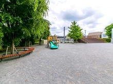 【東京都/中野区東中野】ブリリア東中野パークサイドヒルズ 中野区立おかのうえ公園（現地より約10m）