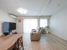 【神奈川県/川崎市中原区小杉町】コスギサードアベニューザ・レジデンス リビング・ダイニング：（右）洋室