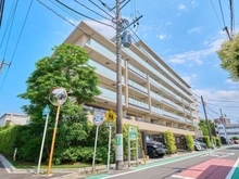 【神奈川県/川崎市幸区小向西町】プラウド川崎ガーデンテラス 外観：随所に緑を配置