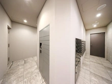 【神奈川県/川崎市中原区新丸子町】プラウド新丸子 宅配BOX