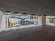 【神奈川県/川崎市中原区新丸子町】プラウド新丸子 駐車場