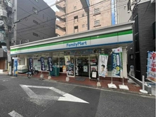 【神奈川県/川崎市中原区新丸子町】プラウド新丸子 ファミリーマート新丸子駅西口店（現地より約140m）