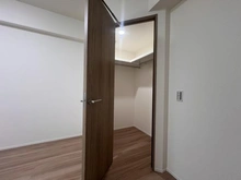 【神奈川県/川崎市中原区今井仲町】プラウド武蔵小杉 収納：ウォークインクローゼット