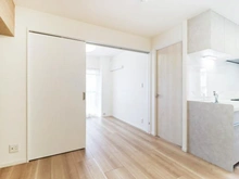 【神奈川県/川崎市宮前区東有馬】セザール第三鷺沼 ダイニングキッチン：（奥）洋室