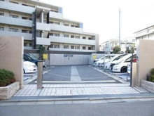 【神奈川県/川崎市中原区小杉御殿町】ジオ・イニシア武蔵小杉 駐車場