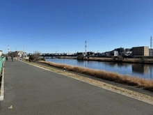 【神奈川県/横浜市港北区綱島東】ドレッセタワー新綱島 鶴見川河川敷（現地より約80m）：