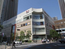 【神奈川県/川崎市中原区小杉町】パークシティ武蔵小杉ザガーデンタワーズイースト ららテラス武蔵小杉店（現地より約400m）