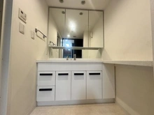 【神奈川県/川崎市中原区木月祗園町】グランリビオ元住吉木月祇園町 洗面室