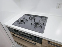 【神奈川県/川崎市川崎区小田栄】アイランドグレース キッチン：三口コンロ