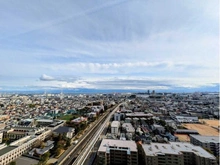 【兵庫県/神戸市東灘区住吉東町】住吉川リバーサイドフォーラム 眺望：20階南東側に広がる眺望です。海まで見渡すことができます。（天候による）