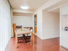 【兵庫県/神戸市東灘区住吉東町】ステイツ住吉川グレイスコート ダイニング：ハイサッシのFIX窓から光がしっかりと入るダイニング