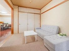 【兵庫県/神戸市東灘区住吉東町】ステイツ住吉川グレイスコート 和室：天袋も備わった大き目の収納付きの和室