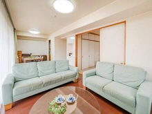 【兵庫県/神戸市東灘区住吉東町】ステイツ住吉川グレイスコート リビング・ダイニング：約15.3帖の横長リビングです