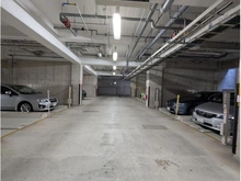 【兵庫県/神戸市東灘区住吉東町】ステイツ住吉川グレイスコート 駐輪場：マンション地下にある雨風凌げる駐車場です