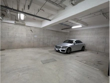 【兵庫県/神戸市東灘区住吉東町】ステイツ住吉川グレイスコート 駐車場：マンション地下にある雨風凌げる駐車場です