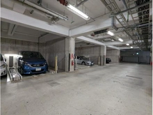【兵庫県/神戸市東灘区住吉東町】ステイツ住吉川グレイスコート 駐車場：マンション地下にある雨風凌げる駐車場です