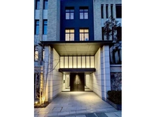 【兵庫県/芦屋市東山町】プラウド芦屋東山 エントランス：夜間撮影