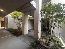 【兵庫県/神戸市東灘区森北町】イニシア神戸森北町 敷地内