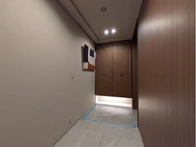 【兵庫県/神戸市東灘区本山北町】グランドメゾン岡本 玄関：靴箱も壁一面に設けており、玄関周りをすっきりさせることができます