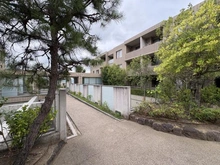 【兵庫県/神戸市東灘区住吉山手】御影ソルステージュ 敷地内：中庭