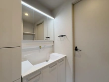 【兵庫県/西宮市下葭原町】ファミール西宮・夙川公園 洗面室