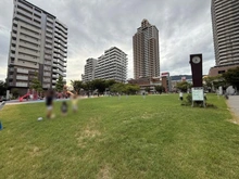 【兵庫県/神戸市灘区大石東町】アークレジデンス六甲道 六甲道南公園（現地より約500m）：