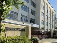 【兵庫県/神戸市東灘区岡本】エヌヴィ西岡本レジデンス 市立本山中学校（現地より約1,300m）