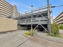 【大阪府/吹田市垂水町】ステイツグラン吹田垂水町 駐車場