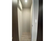 【兵庫県/神戸市中央区新港町】ベイシティタワーズ神戸WEST サービスルーム（納戸）