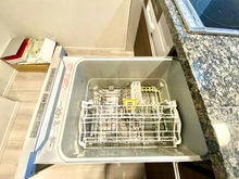 【兵庫県/神戸市中央区新港町】ベイシティタワーズ神戸WEST キッチン：食器洗い乾燥機です