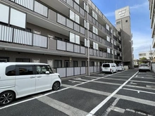 【埼玉県/春日部市中央】クラーク春日部壱番館 駐車場
