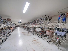 【東京都/足立区西新井栄町】ザ・ステージオガーデンフロントタワー 駐輪場