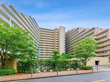 【東京都/江戸川区西葛西】レジデントプレイス西葛西 外観：敷地内に緑を湛えたプラン