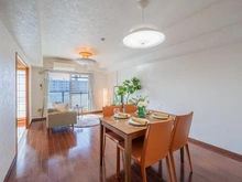 【東京都/江戸川区北葛西】エクセル西葛西 リビング・ダイニング：窓は断熱ガラスの二重サッシ