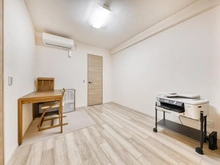 【千葉県/浦安市高洲】ザ・パークハウス新浦安マリンヴィラ テラスプラザ 洋室：リビング横、約6.0帖