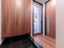 【神奈川県/横浜市西区花咲町】プラウド横浜桜木町 玄関