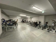 【神奈川県/横浜市西区花咲町】プラウド横浜桜木町 駐輪場