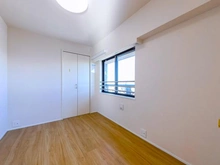 【東京都/江戸川区西葛西】ナイスパークフロンテージ西葛西 洋室：柱の影響を受けず、スペースを有効活用できます