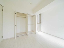 【東京都/江戸川区西葛西】ゼファー西葛西 洋室：2面採光＋クローゼット付きです