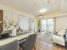 【埼玉県/さいたま市浦和区前地】プラウドシティ浦和 エアリーコート リビング・ダイニング：（奥）洋室