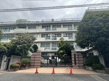 【埼玉県/さいたま市南区別所】プラウドタワー武蔵浦和レジデンス  さいたま市立浦和大里小学校（現地より約150m）