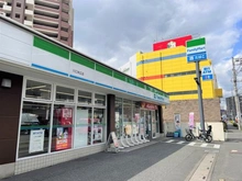 【埼玉県/川口市末広】パークスクエア川口 ファミリーマート川口末広店（現地より約29m）