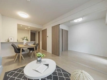 【埼玉県/さいたま市桜区田島】オハナ中浦和 LDK：右奥：洋室
※家具・調度品等は販売価格に含まれておりません